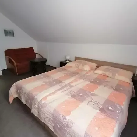 Hétvégi ház V Apartmanu