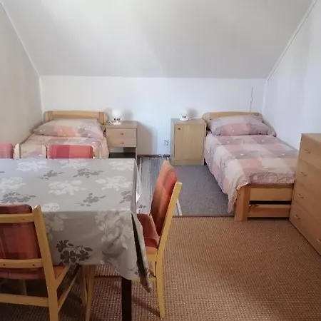 V Apartmanu * Mladkov