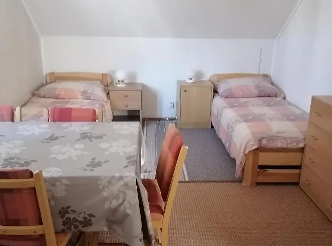 V Apartmanu * Mladkov